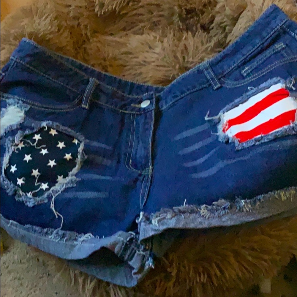Flag shorts